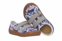 JONAP barefoot Moon girl power